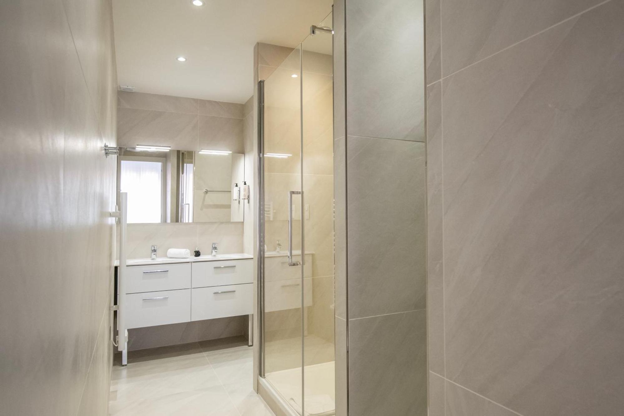 Appartements French Riviera Confidential Centre Ville Juan Les Pins Proche Des Plages الغرفة الصورة